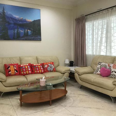 Carols Guesthouse Near Jonker And Satay Celup Malacca Екстер'єр фото