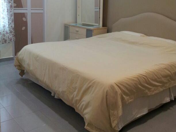 Carols Guesthouse Near Jonker And Satay Celup Malacca Екстер'єр фото